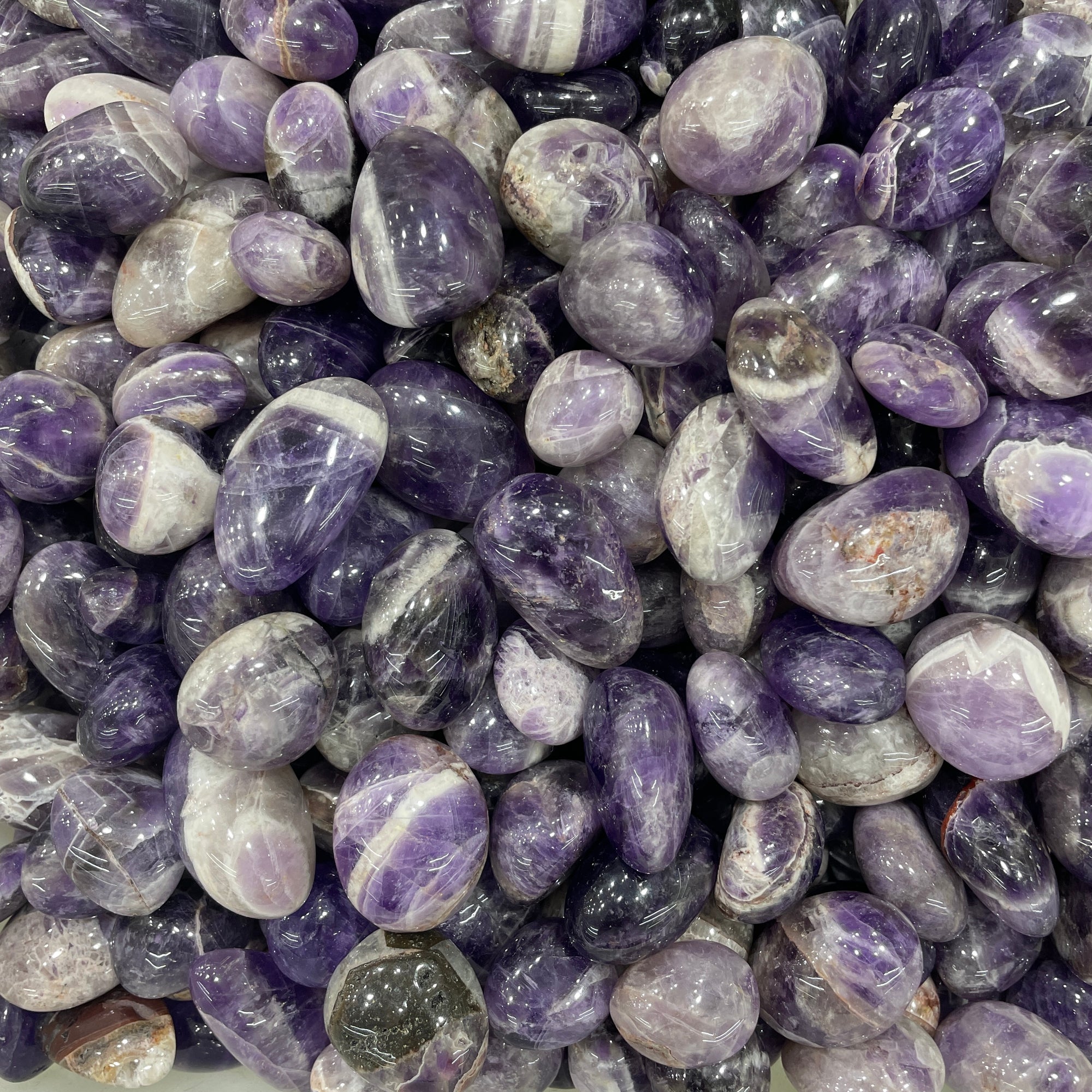 Pietra levigata di ametista da sogno