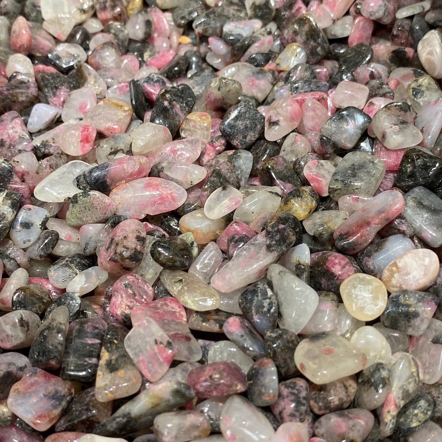 Chips di rodonite ciliegia