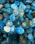Pietra levigata di apatite blu