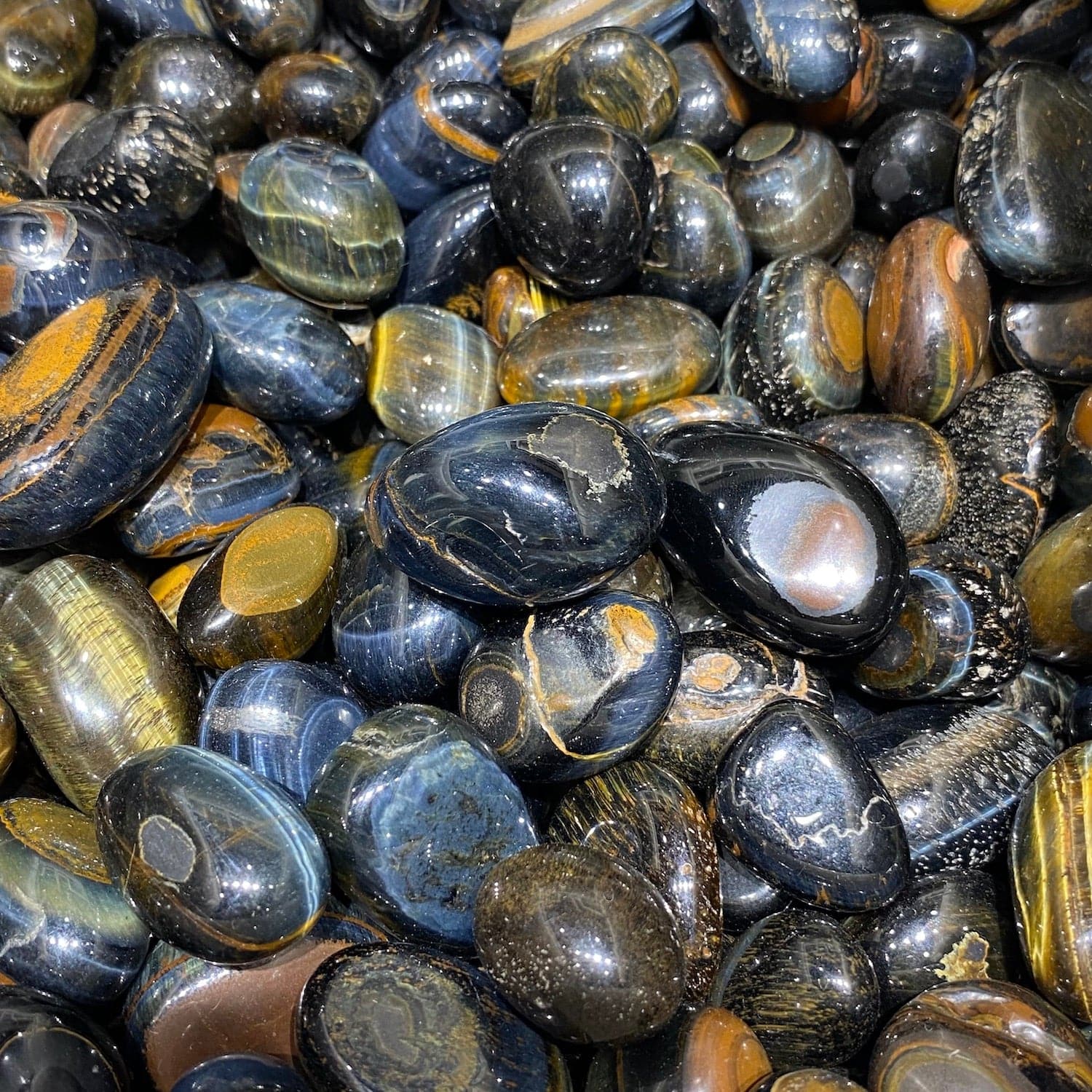 Pietra levigata Occhio di Tigre Blu