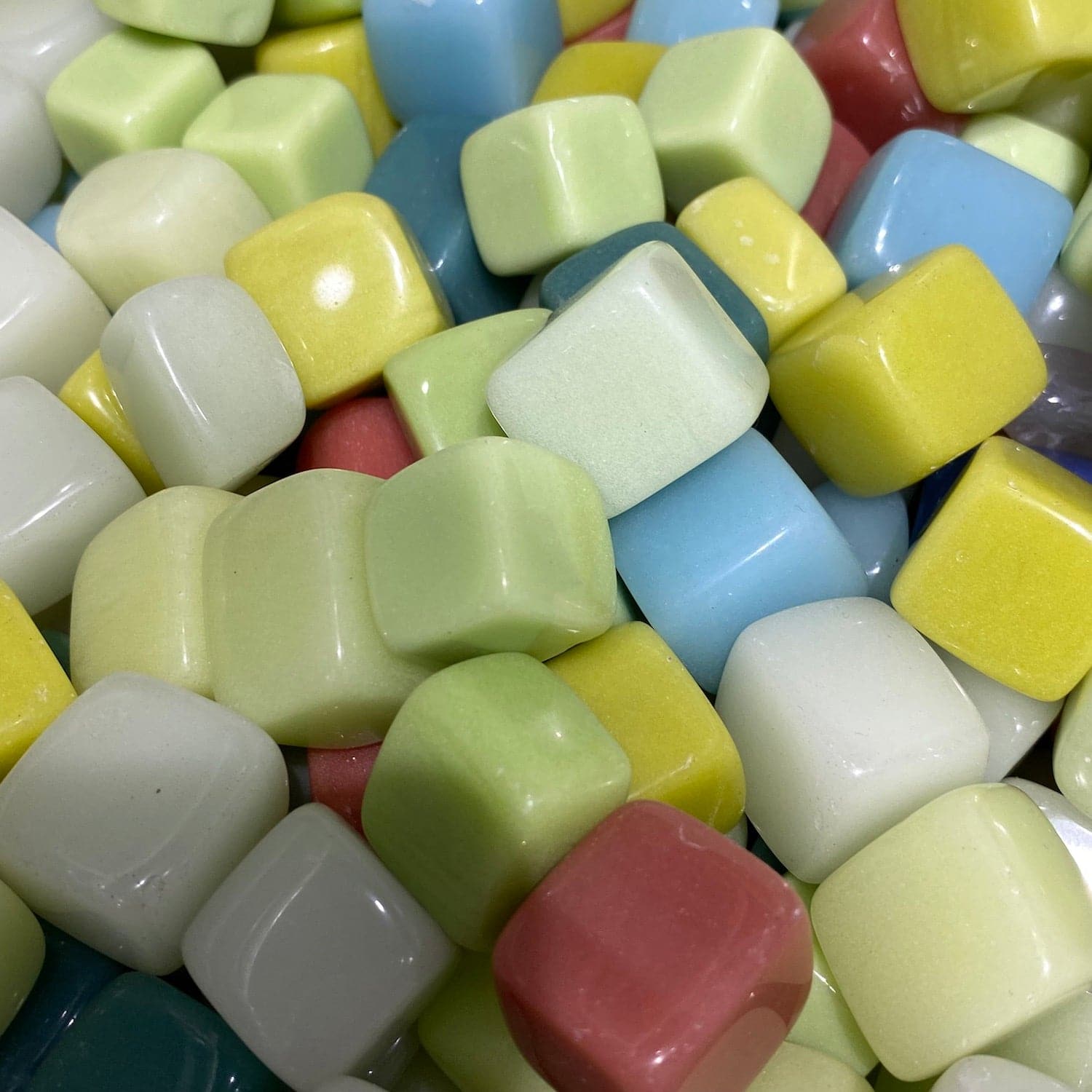 Luminous Cubes Tumblestone (Artificial Stone)