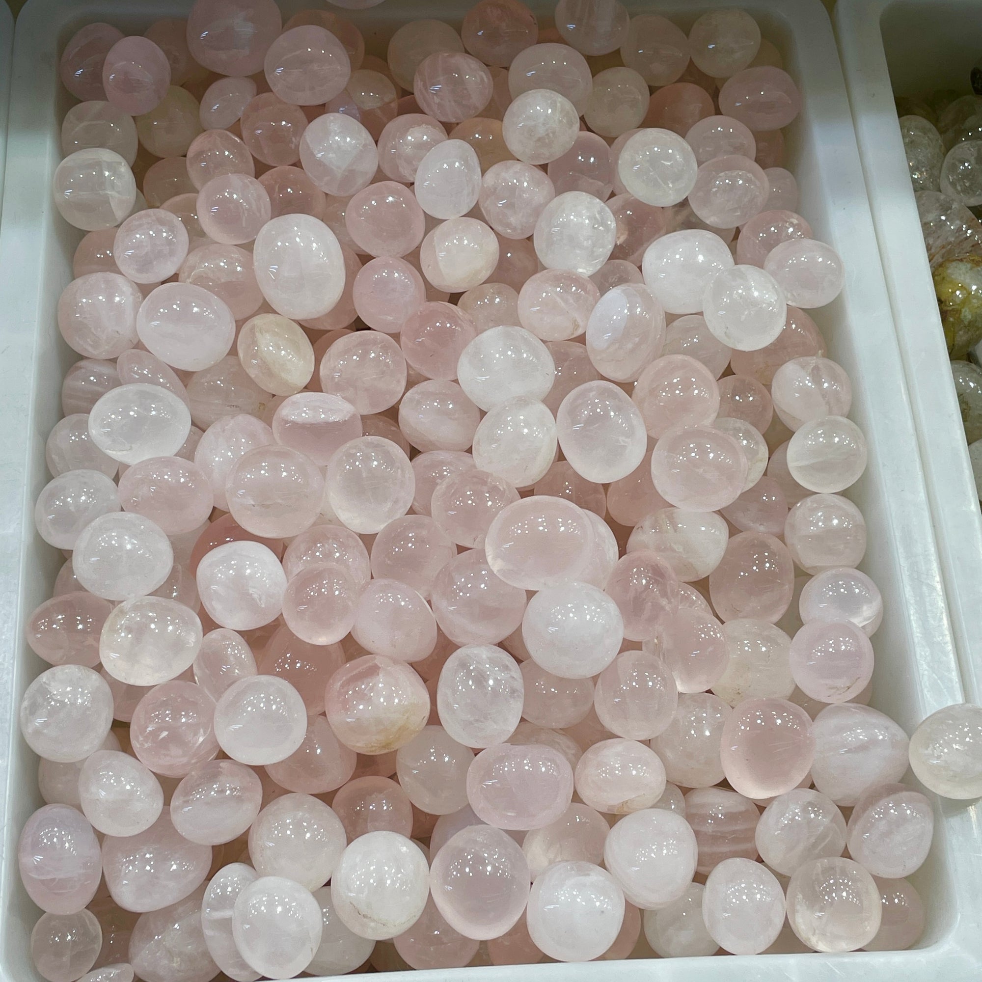 Pietra levigata in quarzo rosa