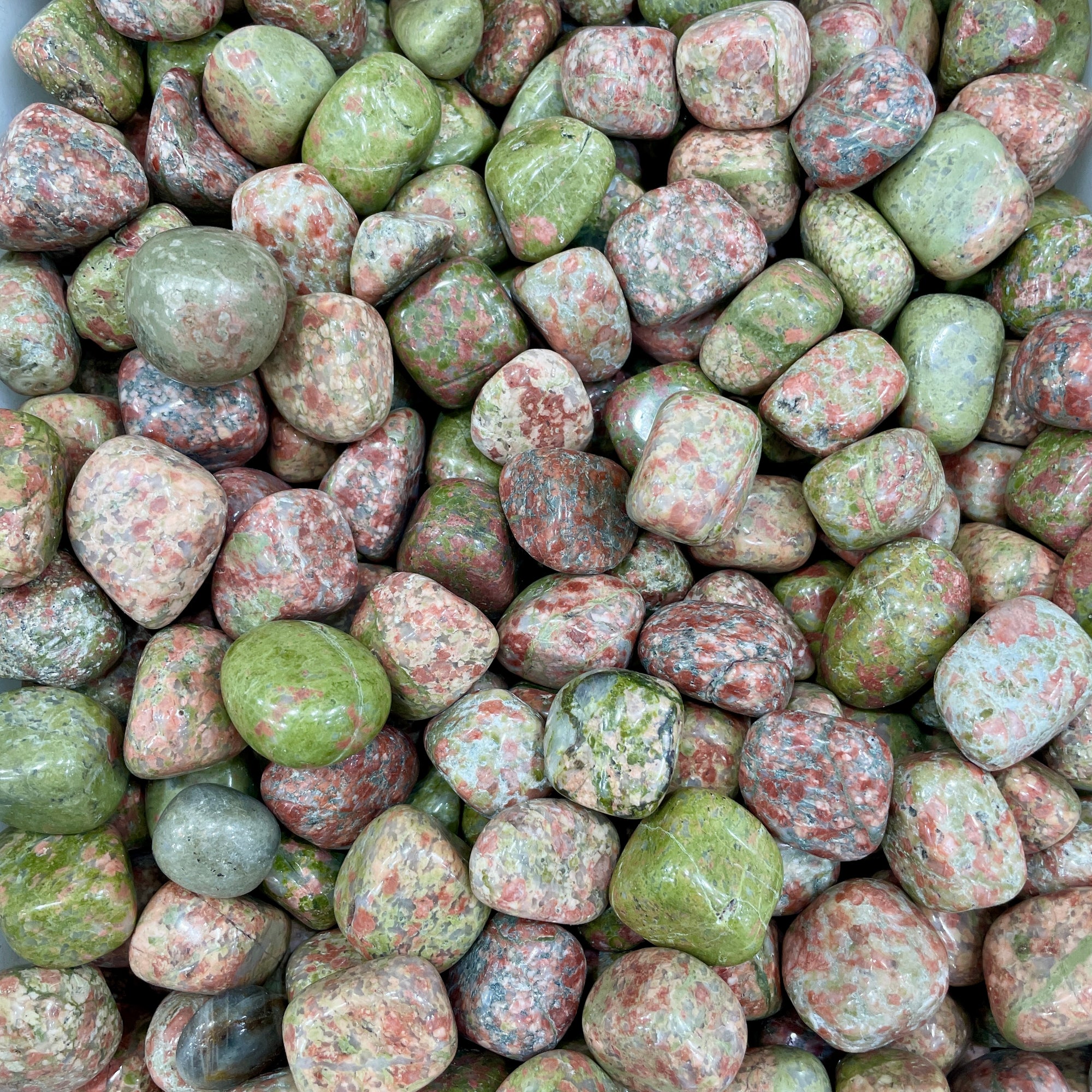 Pietra levigata di diaspro unakite