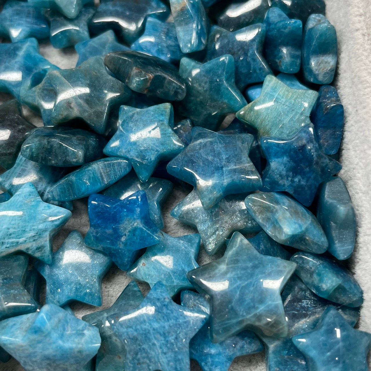 Stella e luna di apatite blu