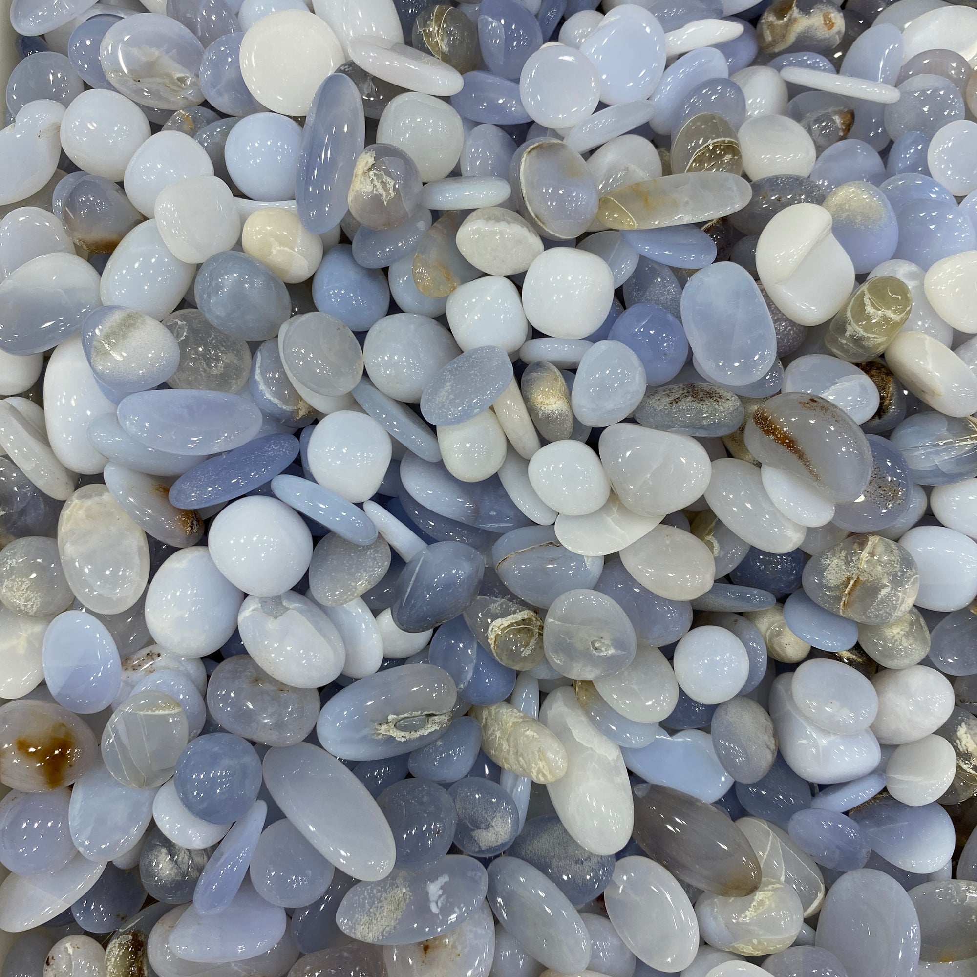 blue chaceldony chips 5-7mm size