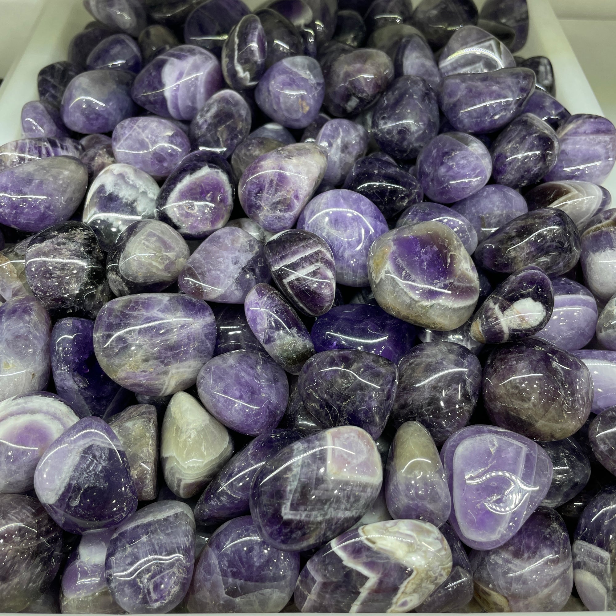 Pietra levigata di ametista da sogno