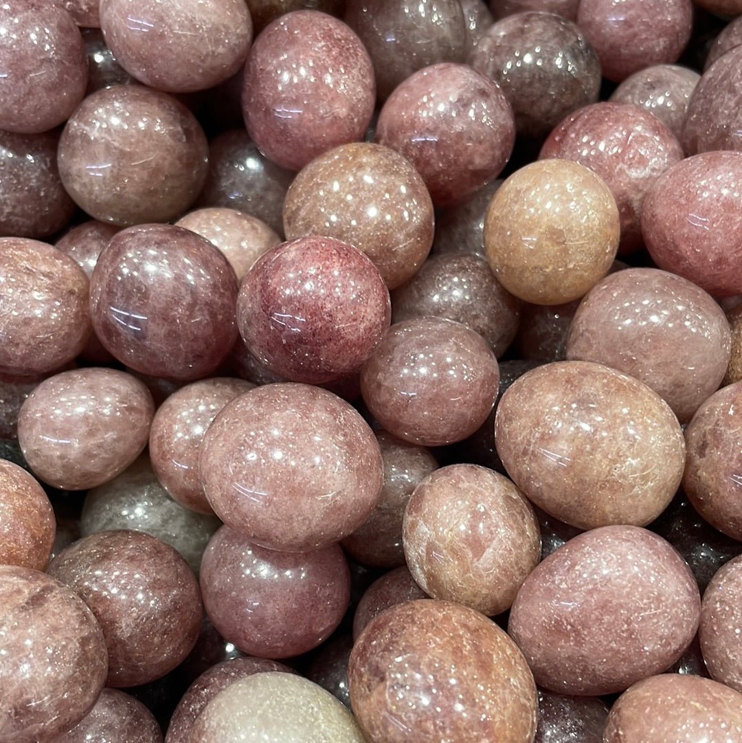 Strawberry Quartz Tumblestone - RockZ Sourcing Hub